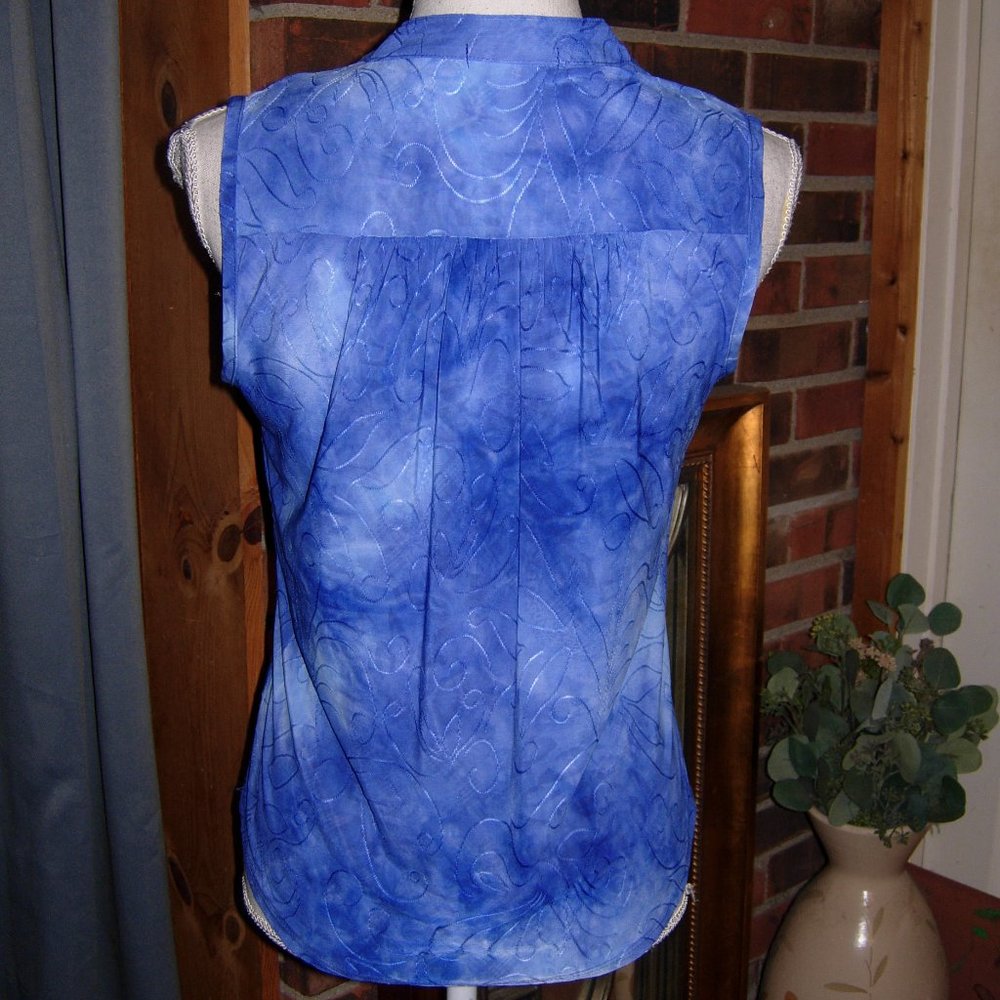 Dress Barn Blue Tie Dye Sleeveless Top SP - Picture 3 of 5
